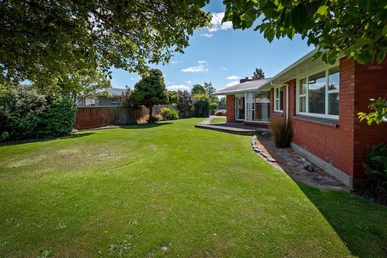Photo of property in 15 Wolsey Place, Hillmorton, Christchurch, 8025