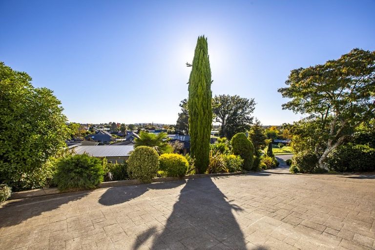 Photo of property in 37 Hetley Crescent, Taradale, Napier, 4112