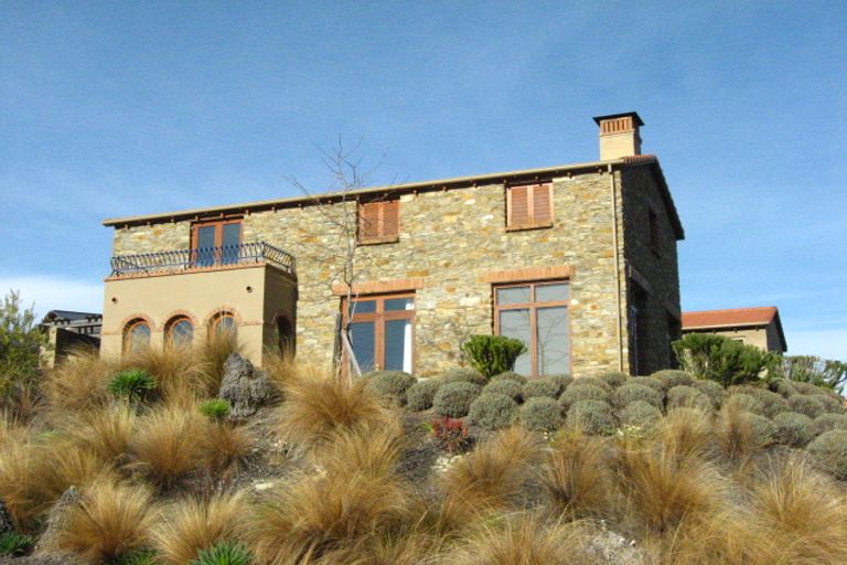 Photo of property in 1 Garland Terrace, Kelvin Heights, Queenstown, 9300