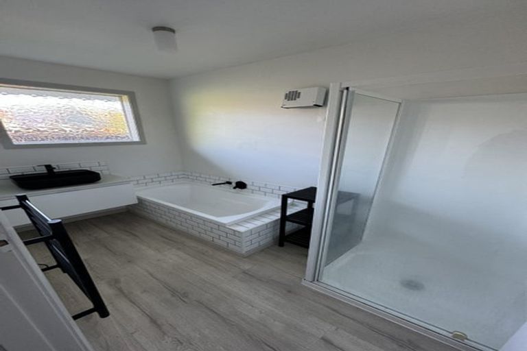 Photo of property in 2/32 Mona Vale Avenue, Riccarton, Christchurch, 8011