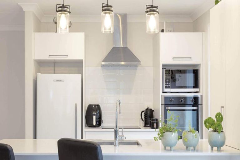 Photo of property in 28 Mahi Road, Helensville, 0800