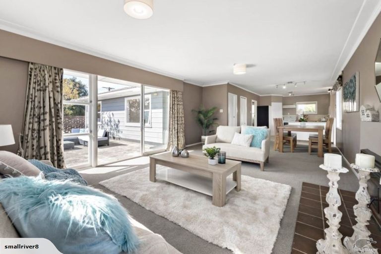 Photo of property in 16 Robert Burke Place, Henderson, Auckland, 0612