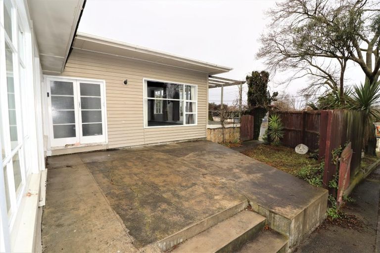 Photo of property in 45 Cuffs Road, Wainoni, Christchurch, 8061