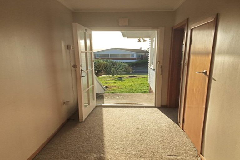 Photo of property in 18 Carole Crescent, Pakuranga, Auckland, 2010