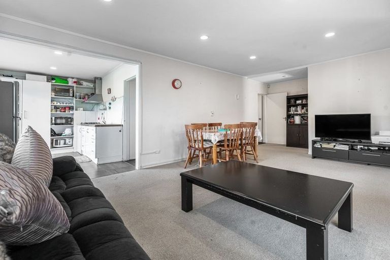 Photo of property in 138 Chelsea View Drive, Chatswood, Auckland, 0626