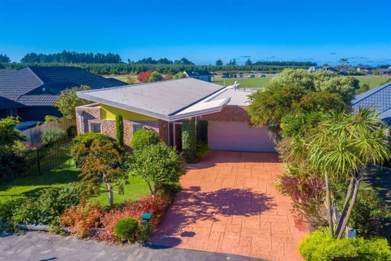 Photo of property in 53 Forest Drive, Parklands, Christchurch, 8083