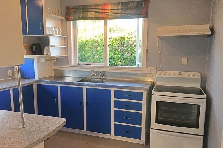 Photo of property in 18 Carole Crescent, Pakuranga, Auckland, 2010