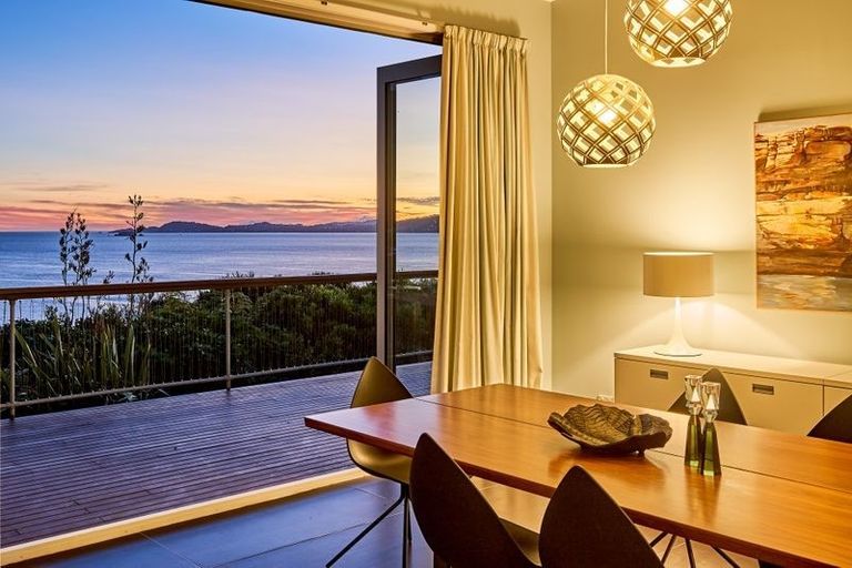 Photo of property in 4 Wilmore Way, Lowry Bay, Lower Hutt, 5013