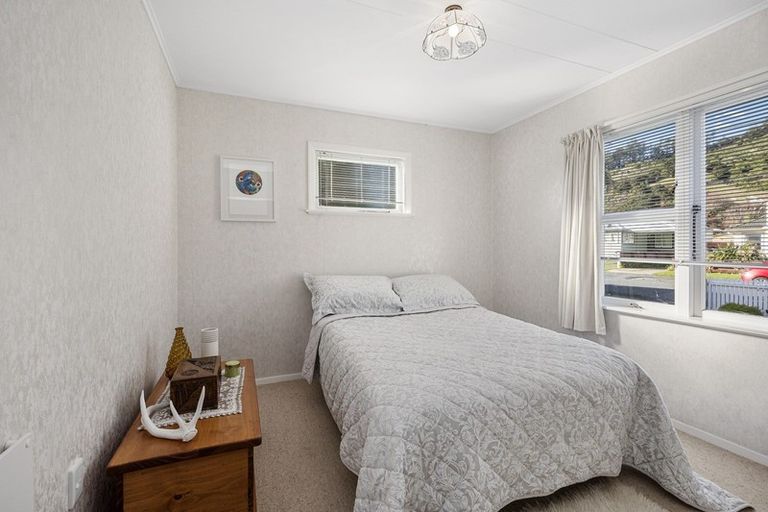 Photo of property in 68 Peel Place, Wainuiomata, Lower Hutt, 5014