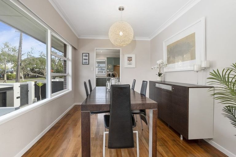 Photo of property in 104 Aberdeen Road, Campbells Bay, Auckland, 0620