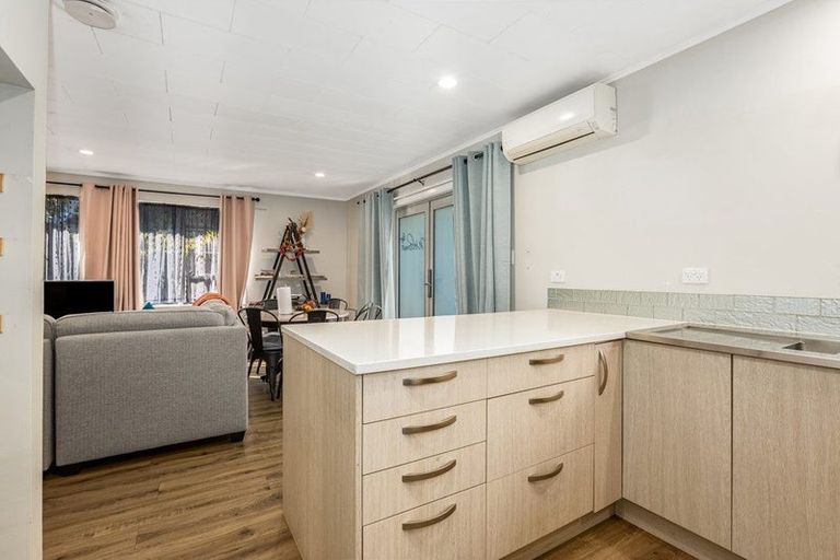 Photo of property in 12b Bell Street, Tawa, Wellington, 5028