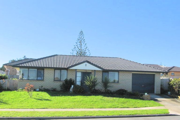 Photo of property in 54 Glenveagh Park Drive, Weymouth, Auckland, 2103