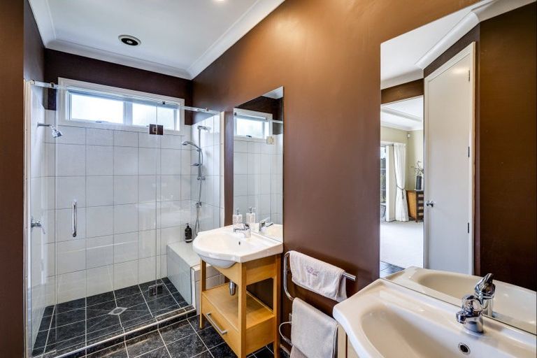 Photo of property in Heynes Place, 11 Heynes Place, Clive, 4102