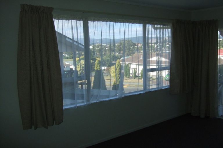 Photo of property in 8a Latitude Close, Whitby, Porirua, 5024
