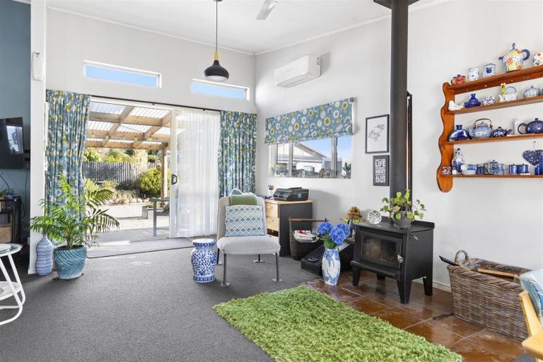 Photo of property in 33b Romilly Street, Westport, 7825