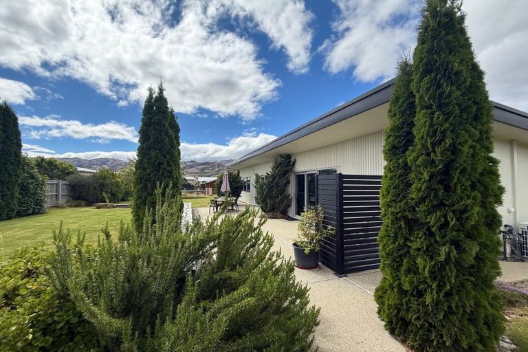 Photo of property in 16 Missy Crescent, Mount Pisa, Cromwell, 9383