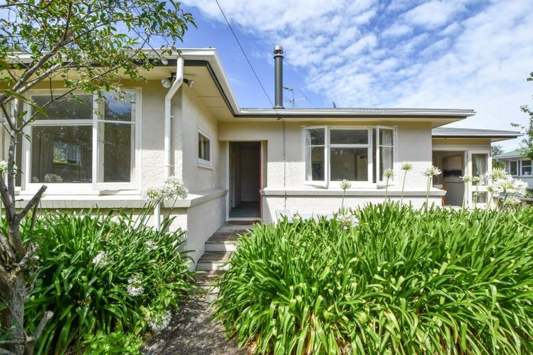 Photo of property in 22 Moreton Road, Carterton, 5713