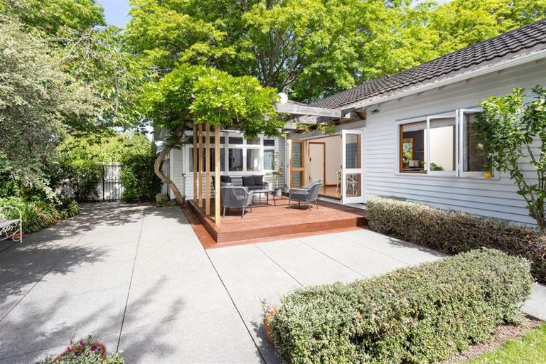 Photo of property in 16 Massey Crescent, St Albans, Christchurch, 8014