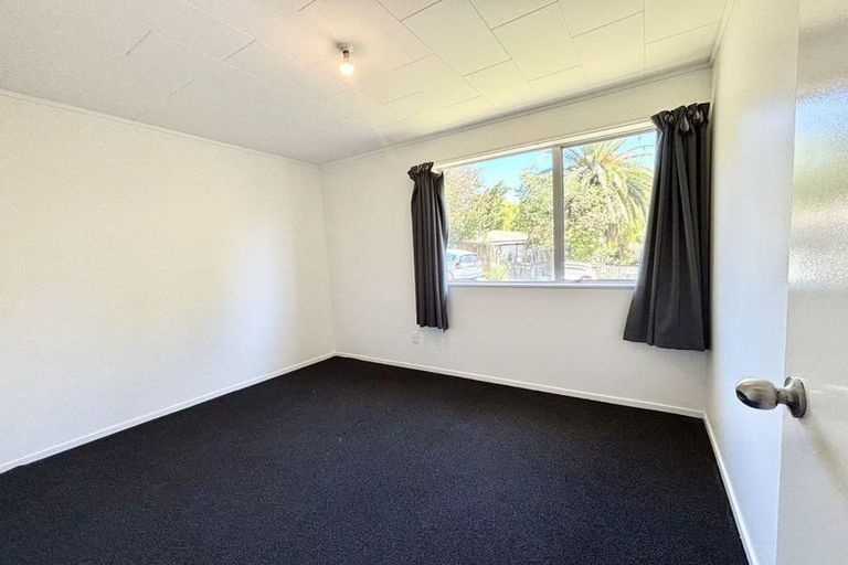 Photo of property in 10 Glenfinn Place, Massey, Auckland, 0614
