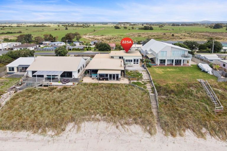 Photo of property in 225a Pukehina Parade, Pukehina, 3189