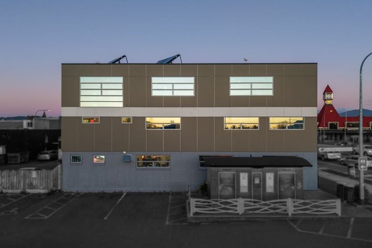 Photo of property in 10 Queen Street West, Levin, 5510