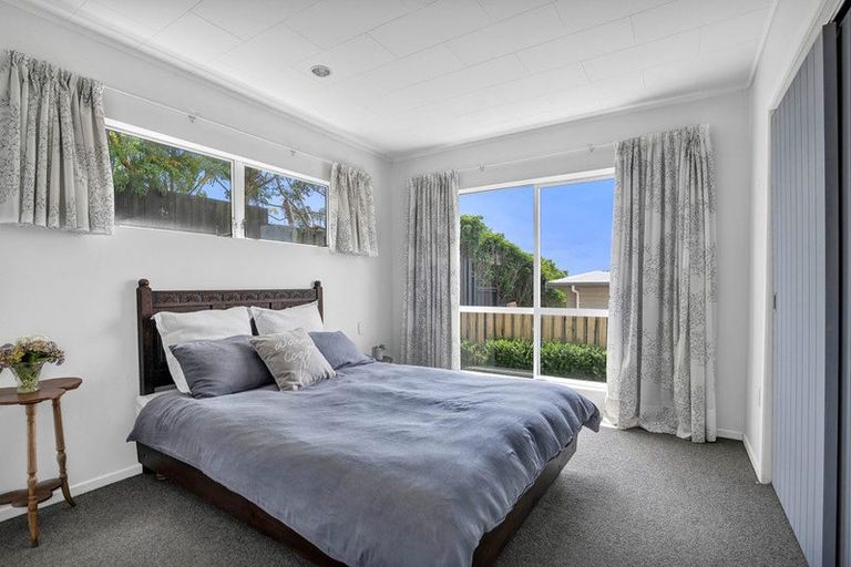 Photo of property in 57 Queens Road, Glen Avon, New Plymouth, 4312