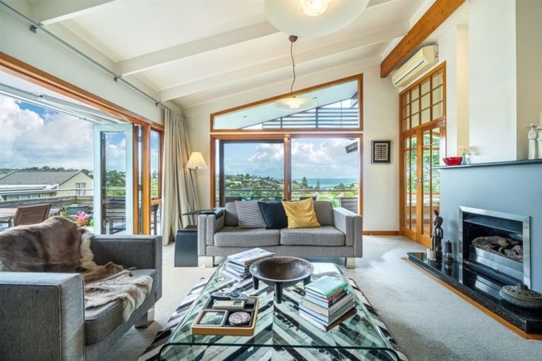 Photo of property in 43 Aotearoa Terrace, Murrays Bay, Auckland, 0630