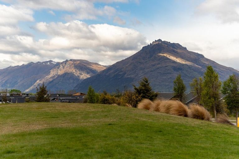 Photo of property in 22 Cunninghams Drive, Jacks Point, Queenstown, 9371