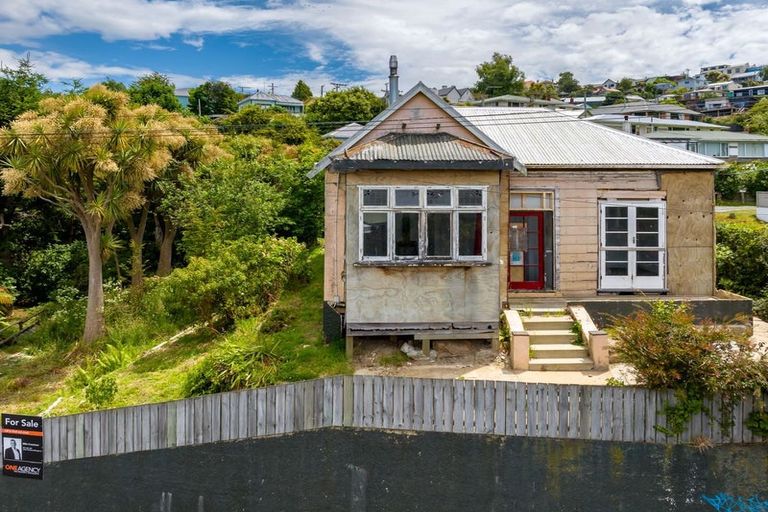 Photo of property in 32 Neidpath Road, Mornington, Dunedin, 9011