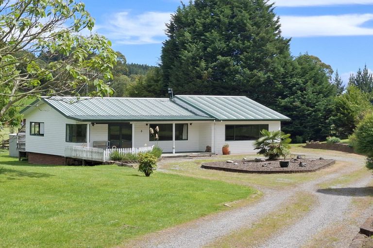 Photo of property in 227 Whangamata Road, Kinloch, Taupo, 3377