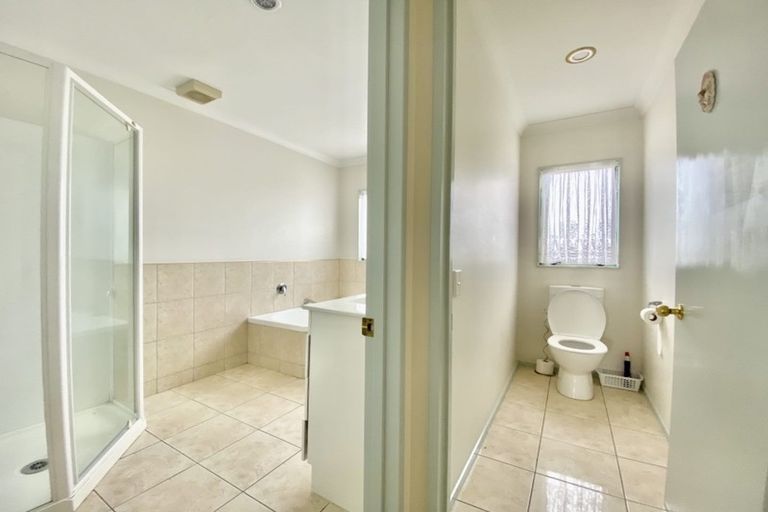Photo of property in 14 Franshell Crescent, East Tamaki, Auckland, 2013
