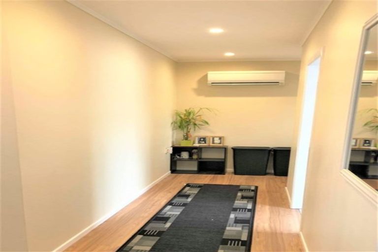 Photo of property in 16 Seattle Grove, Totara Park, Upper Hutt, 5018