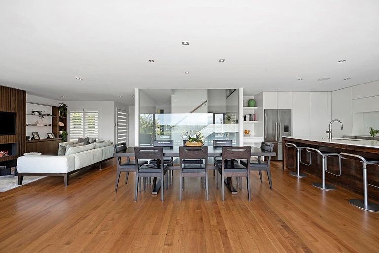 Photo of property in 306 Hurstmere Road, Takapuna, Auckland, 0622