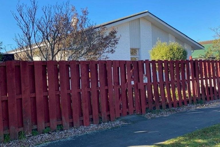 Photo of property in 52 Royal Park Drive, Parklands, Christchurch, 8083