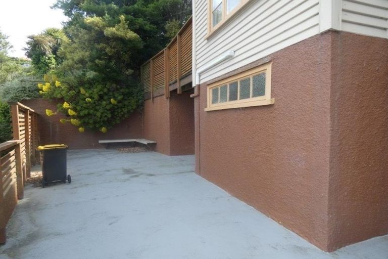 Photo of property in 92 Sutherland Road, Melrose, Wellington, 6023