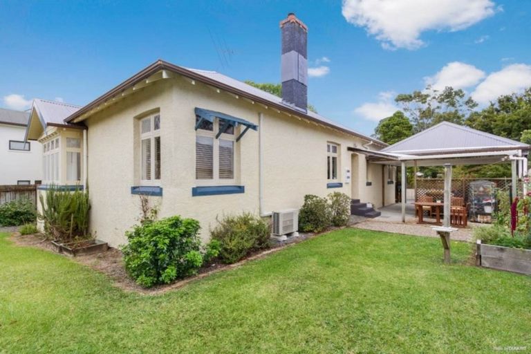 Photo of property in 54 Delta Avenue, New Lynn, Auckland, 0600