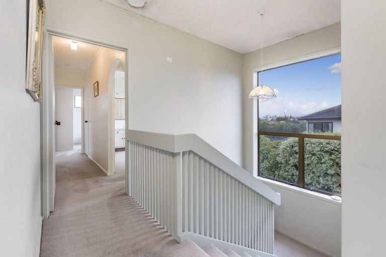 Photo of property in 2/47 James Evans Drive, Northcote, Auckland, 0627