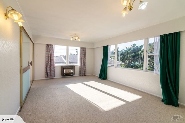 Photo of property in 23 Glen Alton Avenue, Paparangi, Wellington, 6037