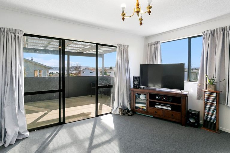 Photo of property in 9 Gladstone Grove, Richmond Heights, Taupo, 3330