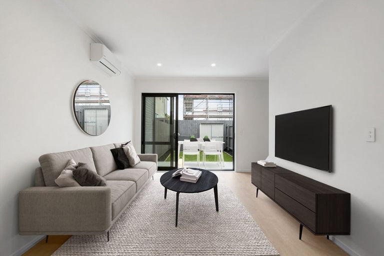 Photo of property in 5 Oyster Drive, Whenuapai, Auckland, 0618