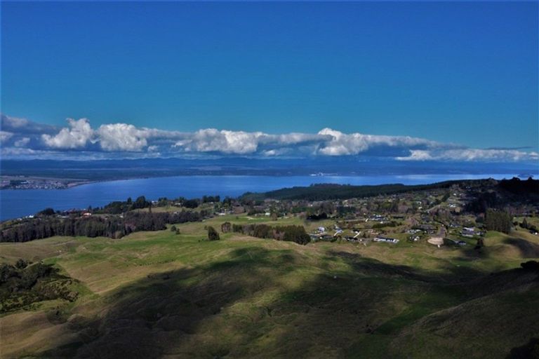 Photo of property in 40 Trig Hill, Acacia Bay, Taupo, 3385