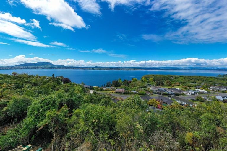 Photo of property in 22 Brunette Drive, Acacia Bay, Taupo, 3330