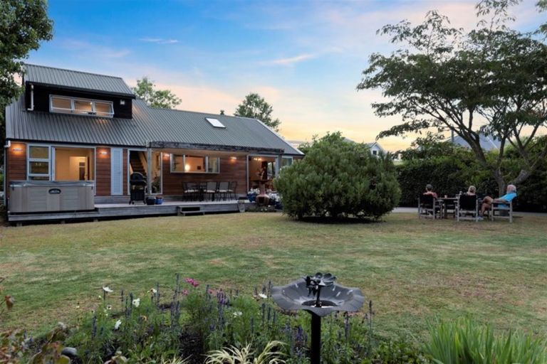 Photo of property in 1083 Kahikatea Flat Road, Waitoki, Kaukapakapa, 0871