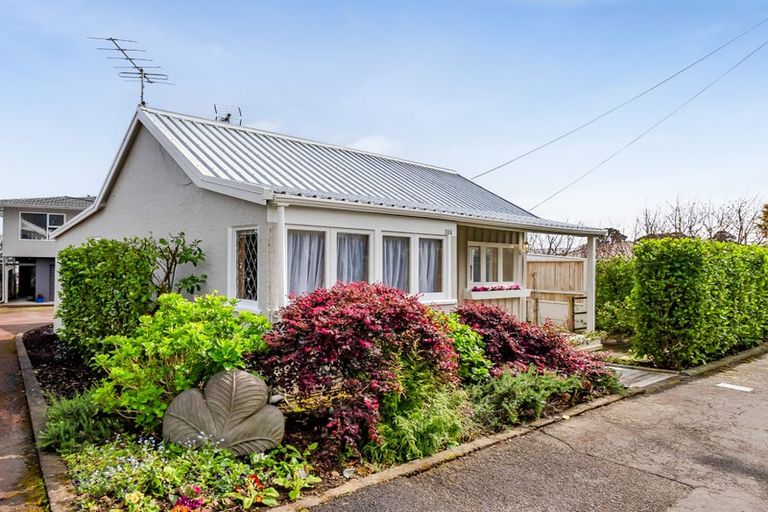 Photo of property in 210a Tukapa Street, Westown, New Plymouth, 4310