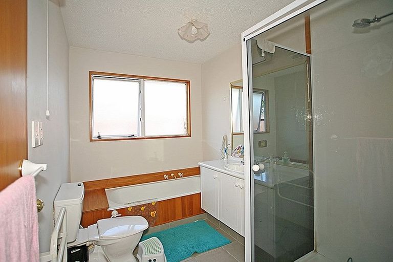 Photo of property in 23 Althorp Place, Avonhead, Christchurch, 8042