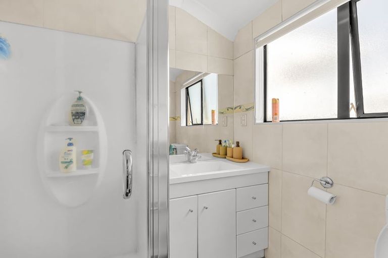 Photo of property in 9 Goh Place, Manurewa, Auckland, 2105