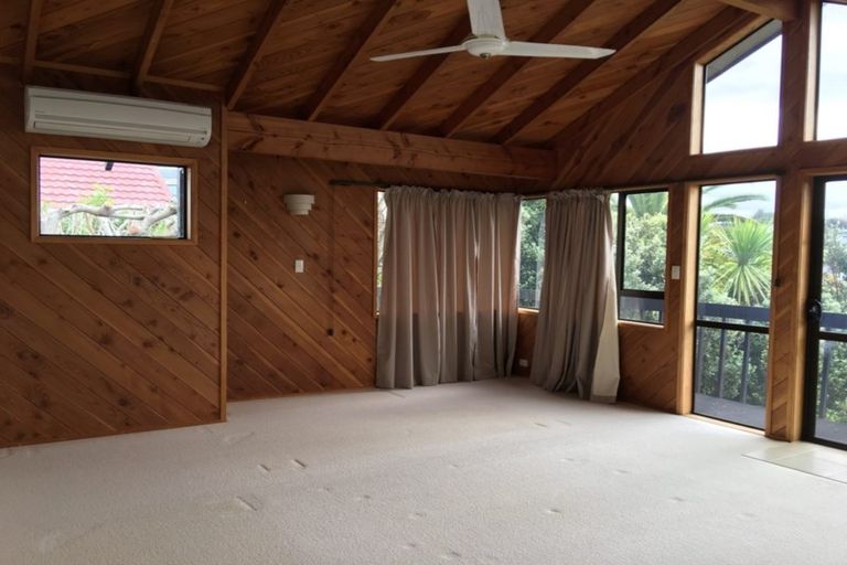 Photo of property in 3 Beulah Avenue, Rothesay Bay, Auckland, 0630