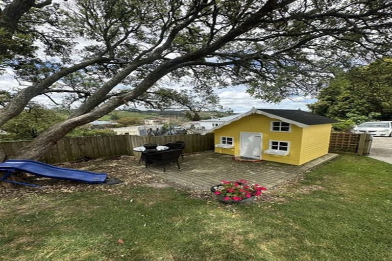 Photo of property in 4a View Road, Hikurangi, 0114