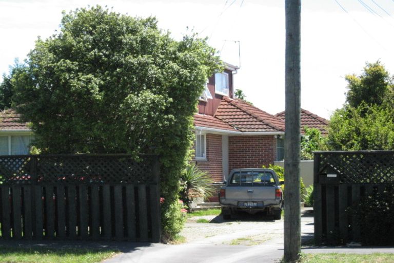 Photo of property in 127 Avonhead Road, Avonhead, Christchurch, 8042