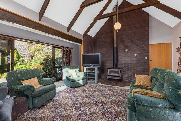 Photo of property in 14 Ngarara Road, Waikanae, 5036